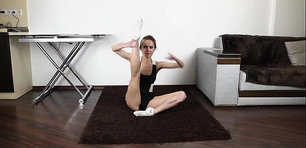  Agata Berezka flexible young babe